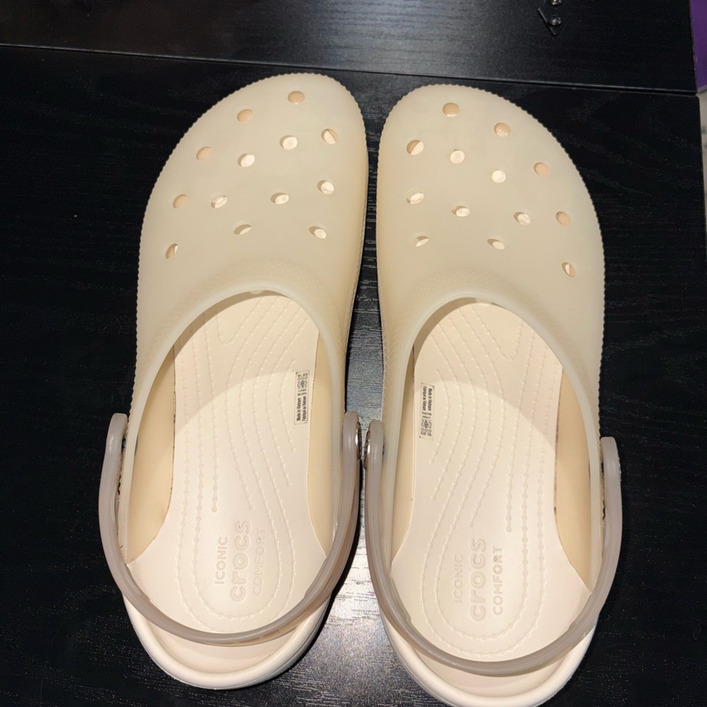 CROCS Classic Clogs in Light Beige